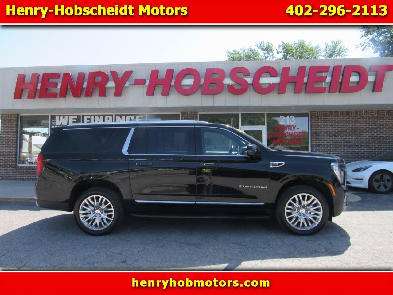 Used 2025 GMC Yukon XL Denali AWD/4WD image 1