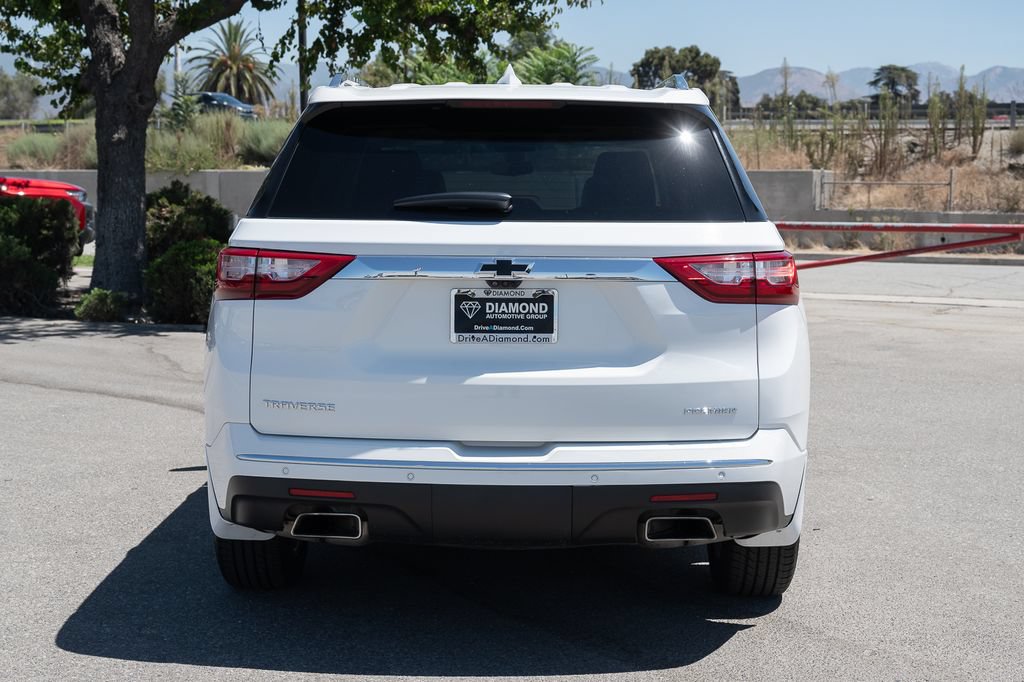 Used 2020 Chevrolet Traverse Premier w/ LPO, Cargo Package FWD image 5