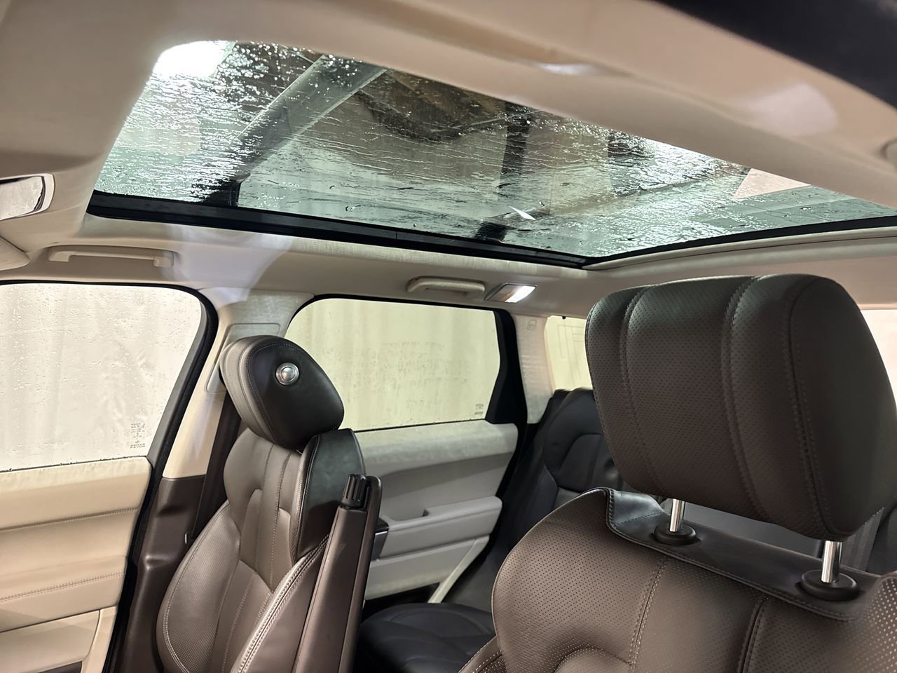 Used 2017 Land Rover Range Rover Sport HSE image 30