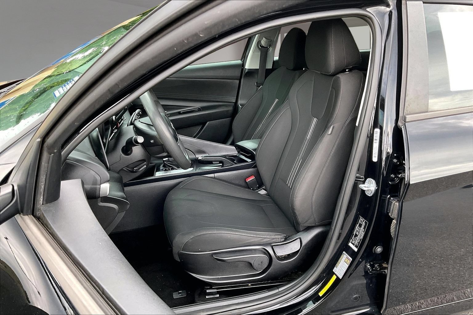 Used 2022 Hyundai Elantra SEL w/ Preferred Accessory Package FWD image 21