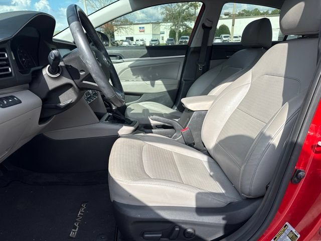Used 2020 Hyundai Elantra Limited FWD image 3