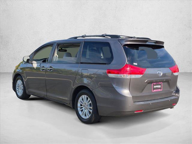 Used 2014 Toyota Sienna XLE FWD image 7