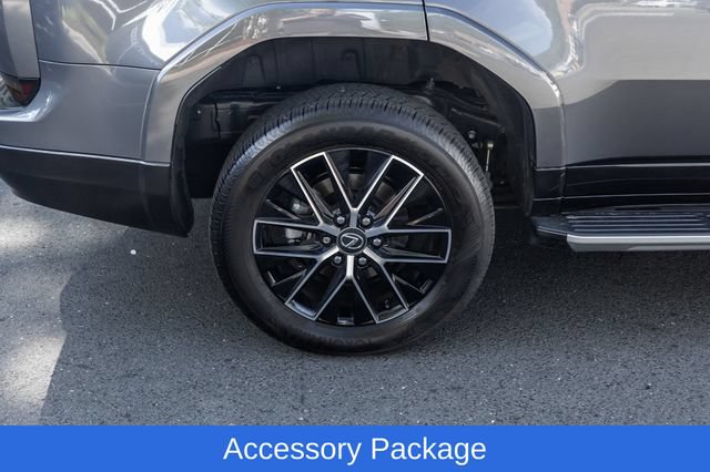 Used 2026 Lexus GX 550 w/ Accessory Package (2T) AWD/4WD image 7