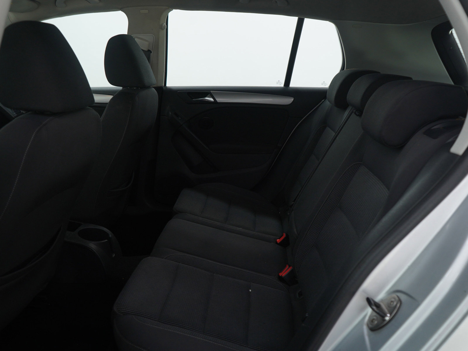 Used 2010 Volkswagen Golf 4-Door image 14