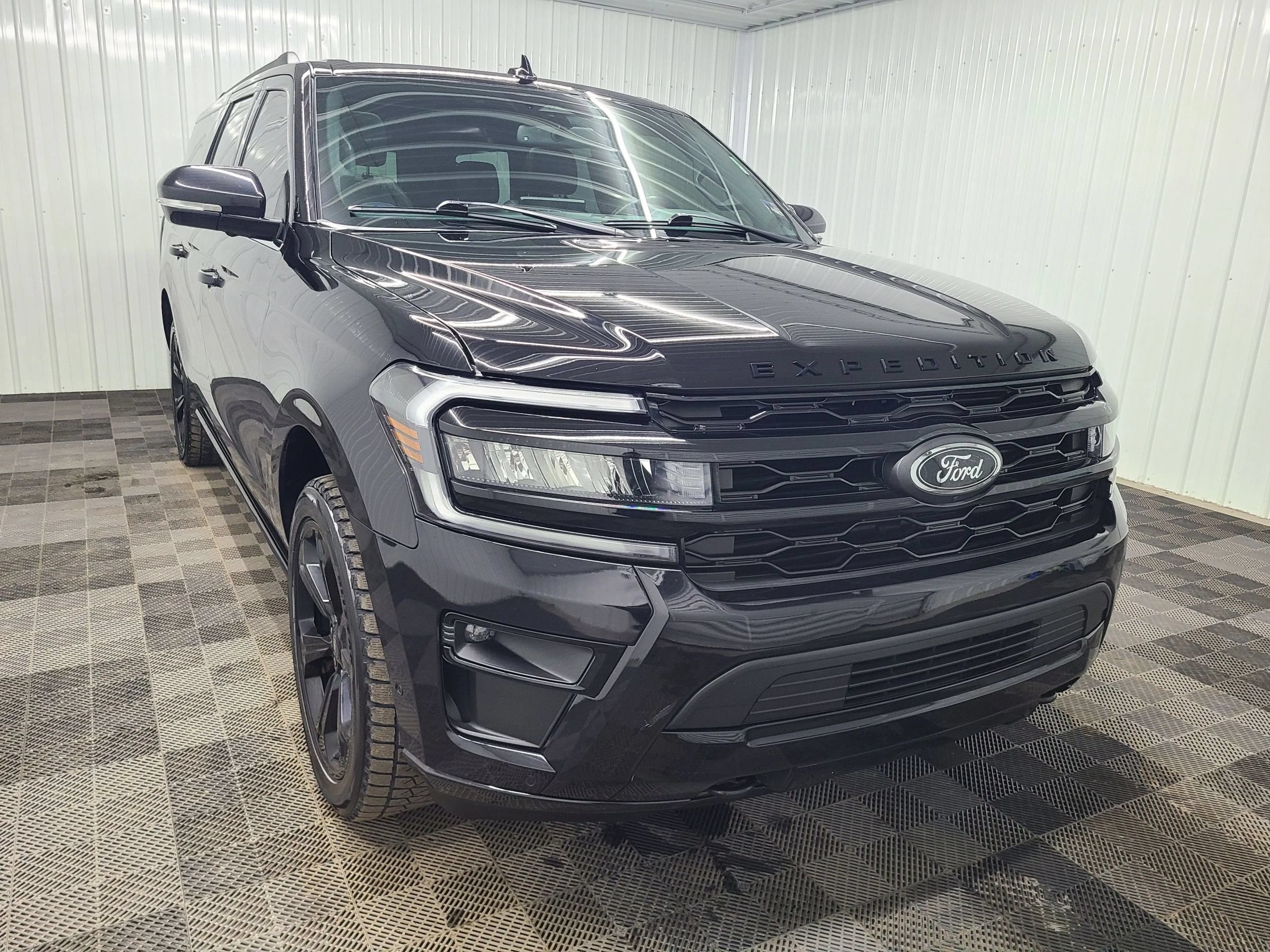 Used 2022 Ford Expedition Max Limited AWD/4WD image 5