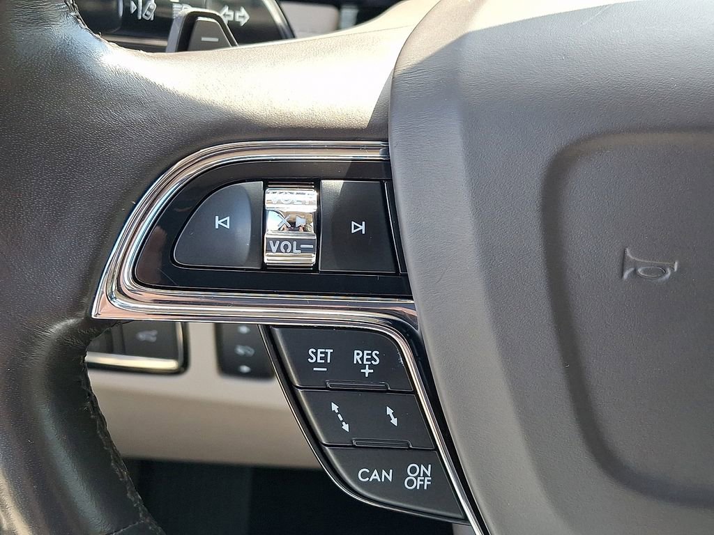 Used 2021 Lincoln Navigator Reserve w/ Luxury Package AWD/4WD image 24