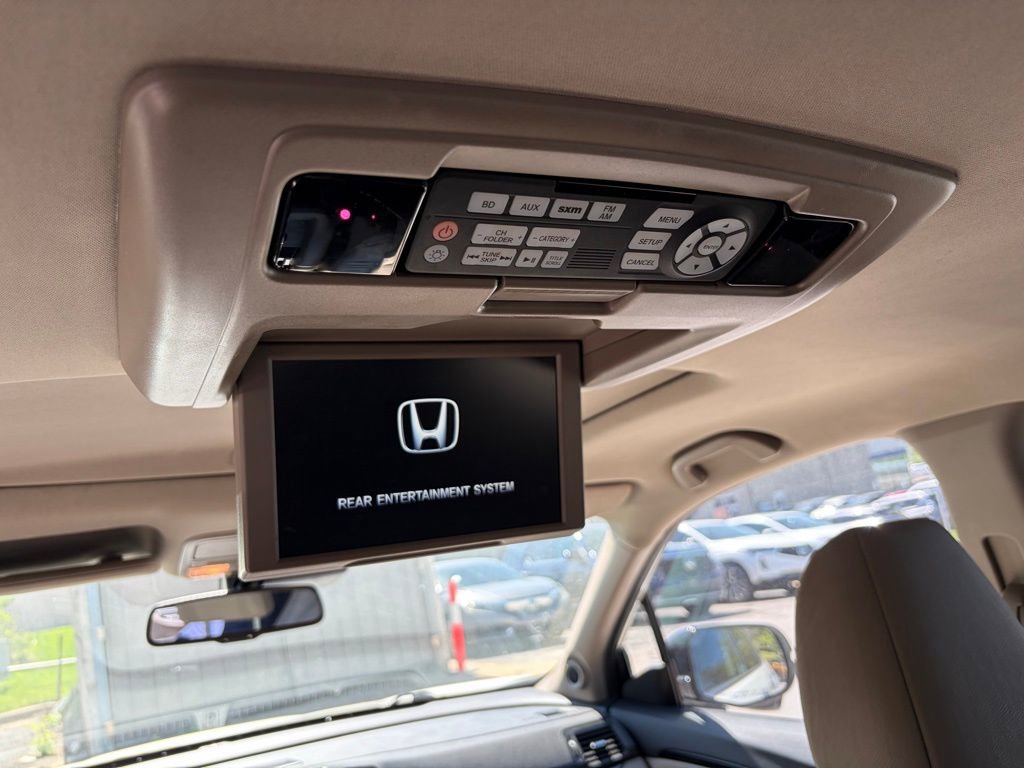 Used 2017 Honda Pilot Touring image 11