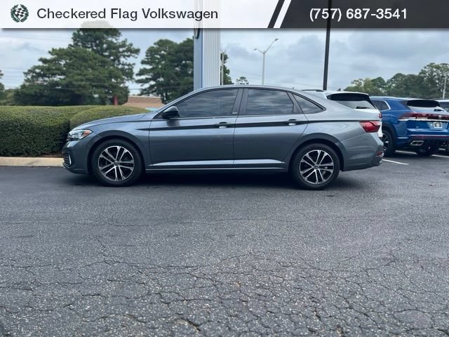 Used 2024 Volkswagen Jetta Sport FWD image 4