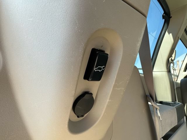 Used 2004 Nissan Quest SE w/ (SEA) Seat Pkg FWD image 38