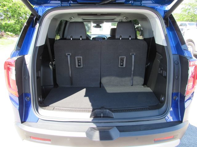 Used 2023 GMC Acadia SLT w/ Technology Package AWD/4WD image 33