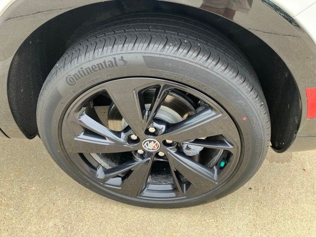 Used 2023 Buick Envision Essence w/ Sport Touring Package AWD/4WD image 24