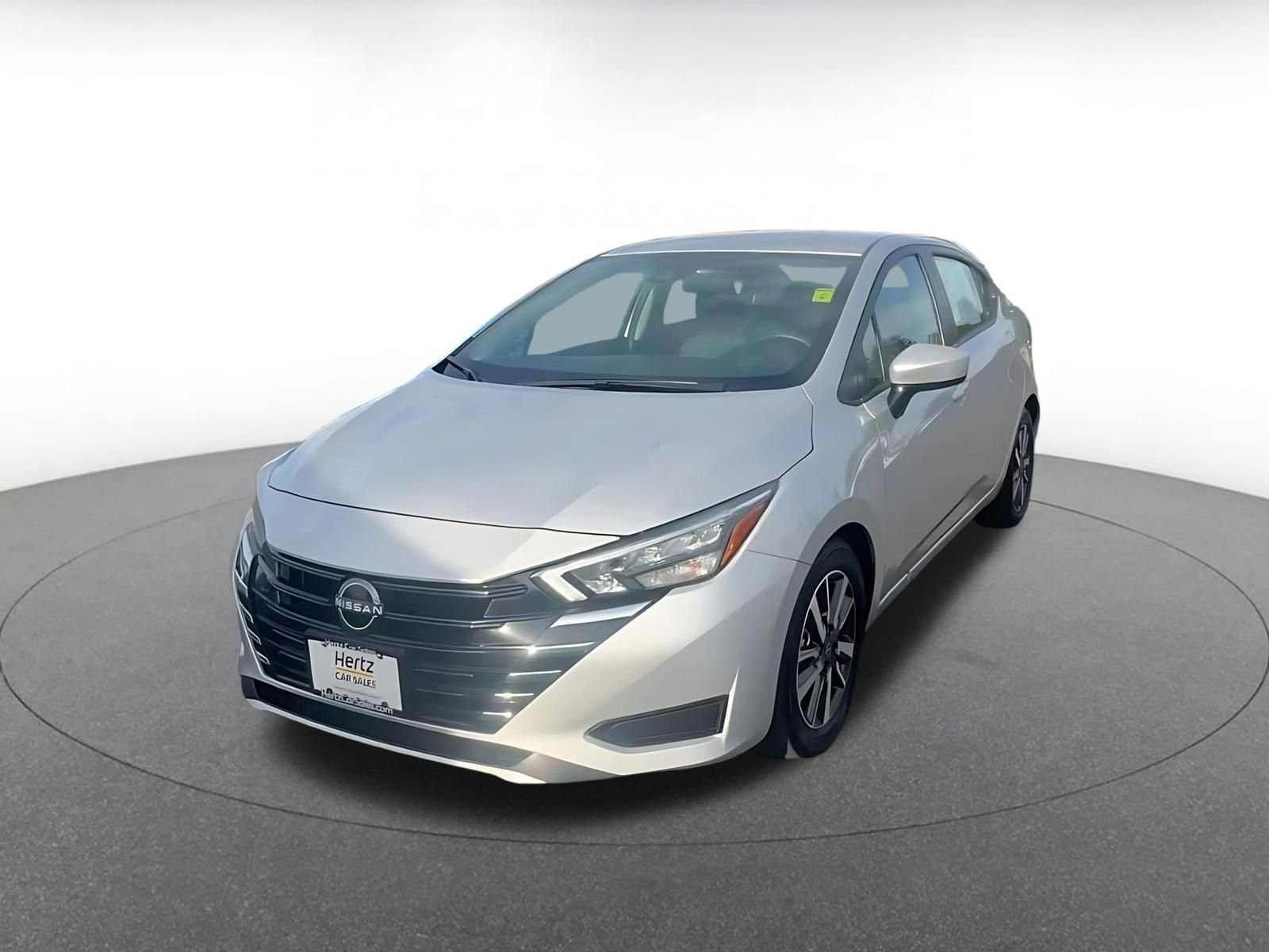 Used 2025 Nissan Versa SV image 7