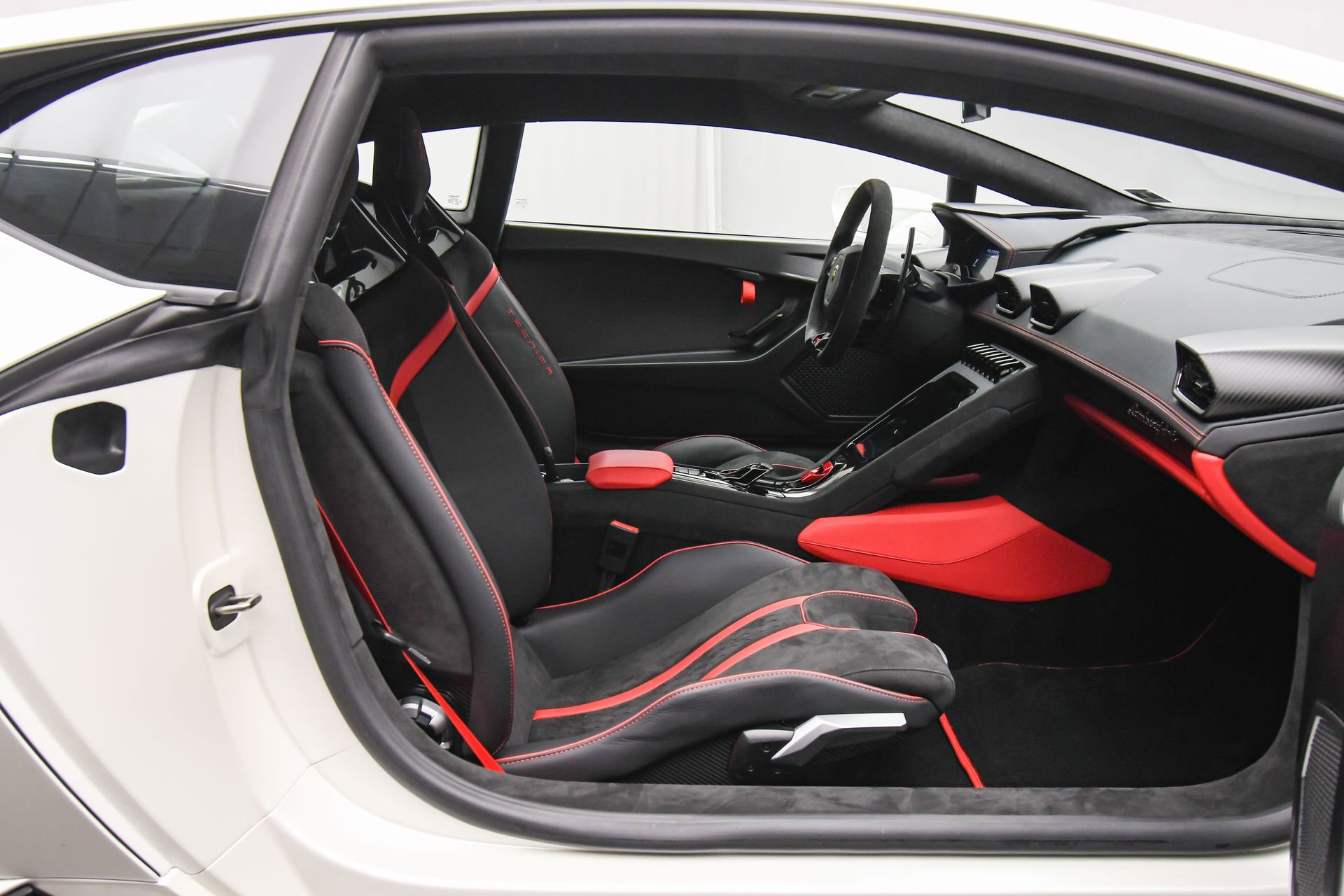 Used 2023 Lamborghini Huracan Tecnica image 48