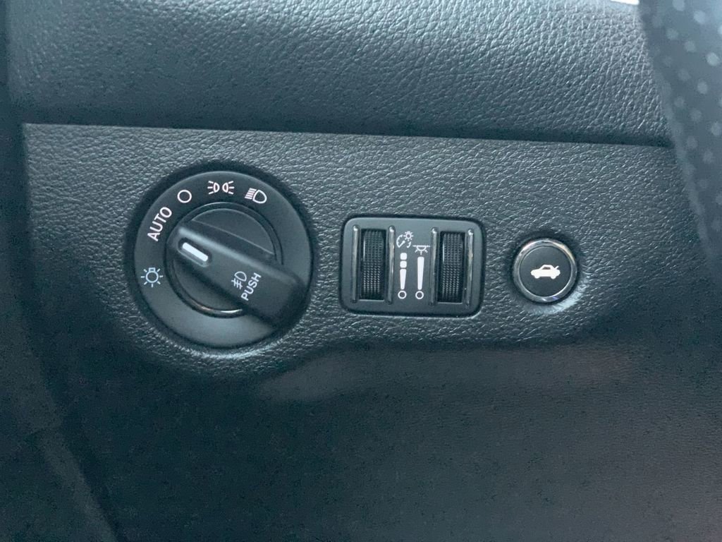 Used 2022 Dodge Challenger SXT w/ Blacktop Package image 15