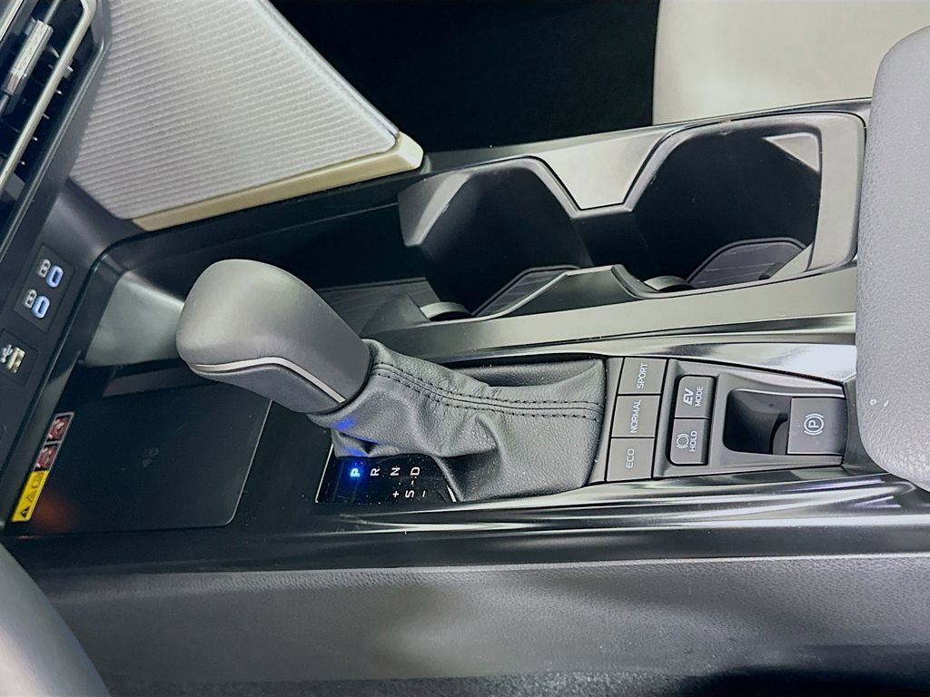 Certified 2025 Toyota Camry SE image 17