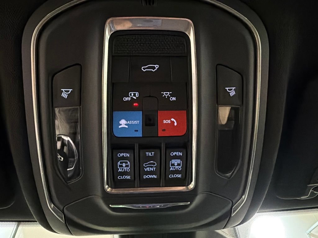 Used 2025 Jeep Grand Cherokee L Limited w/ Luxury Tech Group II AWD/4WD image 27
