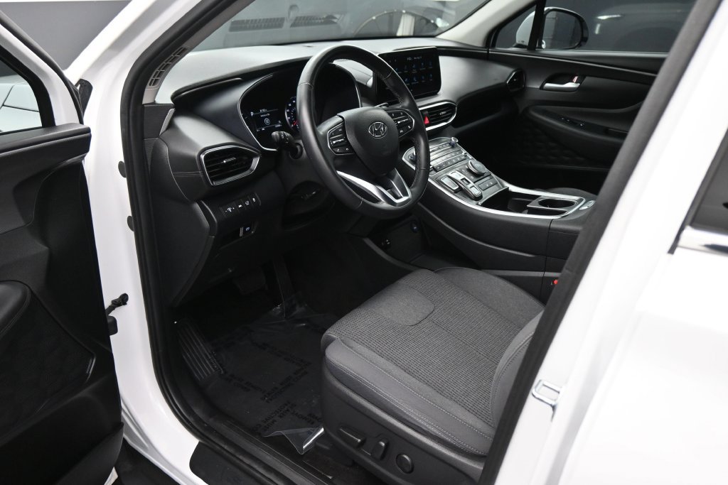 Used 2023 Hyundai Santa Fe SEL FWD image 2