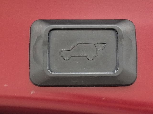 Used 2022 Toyota RAV4 XLE w/ Convenience Package AWD/4WD image 32