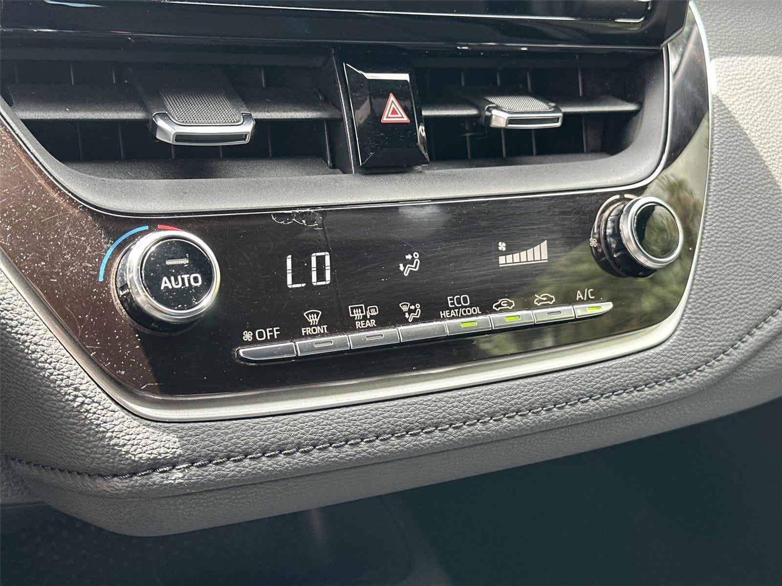 Used 2020 Toyota Corolla SE FWD image 34