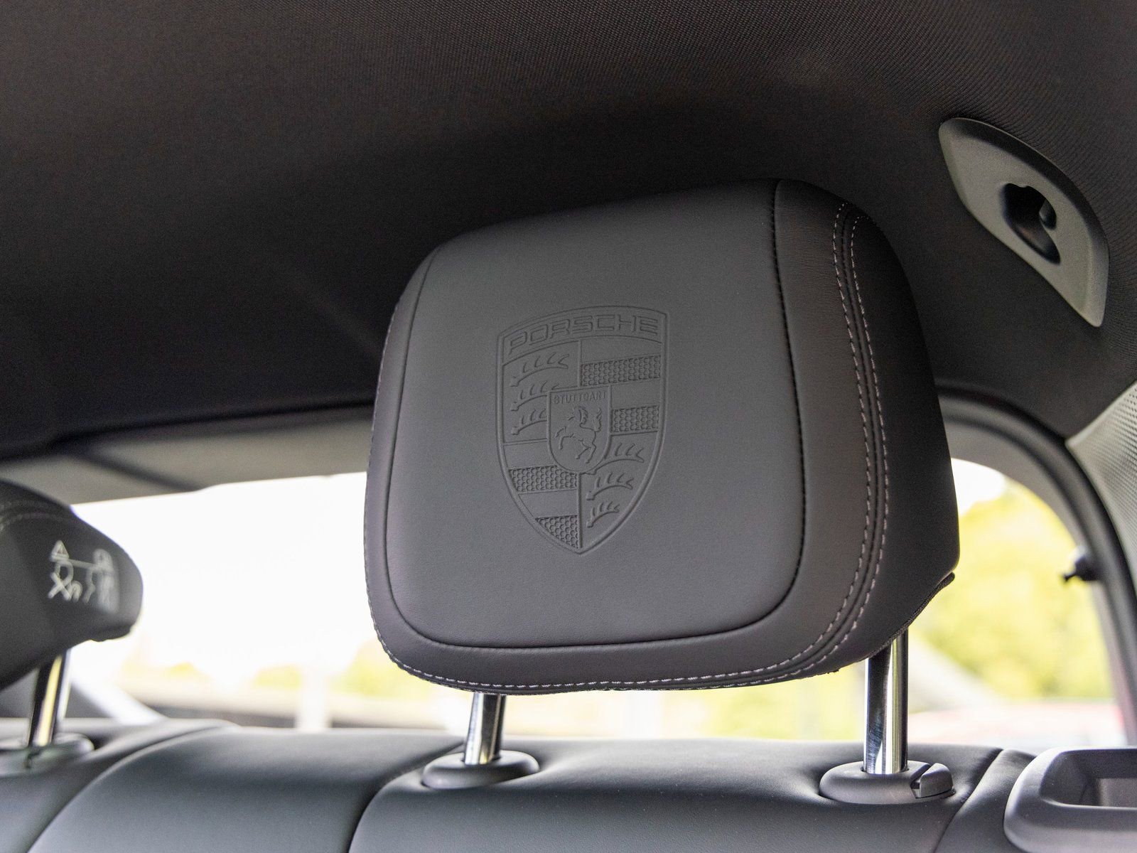 Certified 2025 Porsche Macan Electric image 43