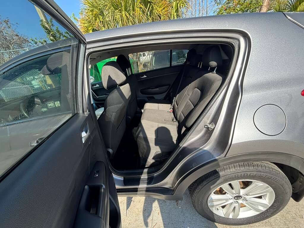 Used 2017 Kia Sportage LX image 11