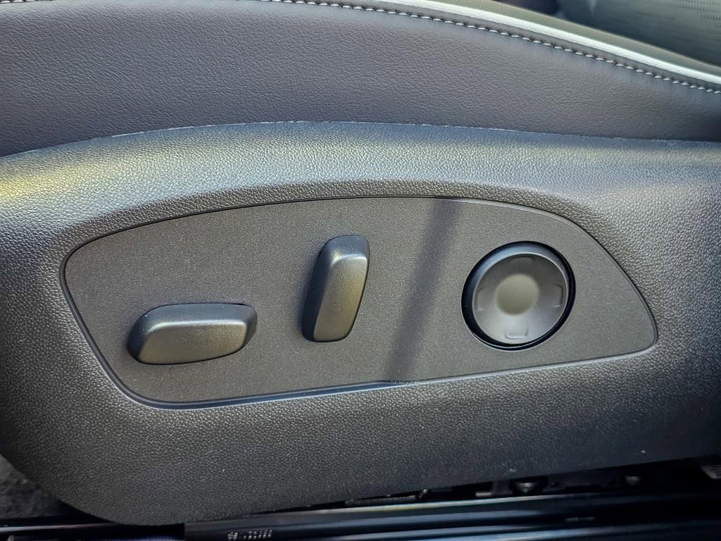 New 2026 Buick Enclave Sport Touring w/ Power Package image 18