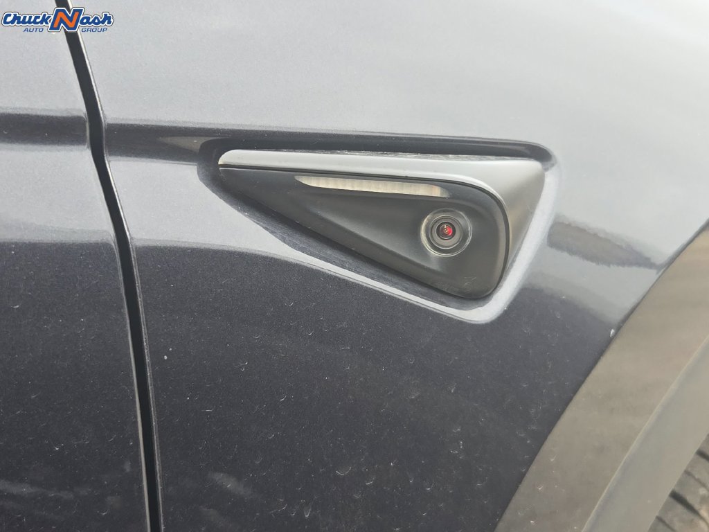 Used 2024 Tesla Model Y 2WD image 10