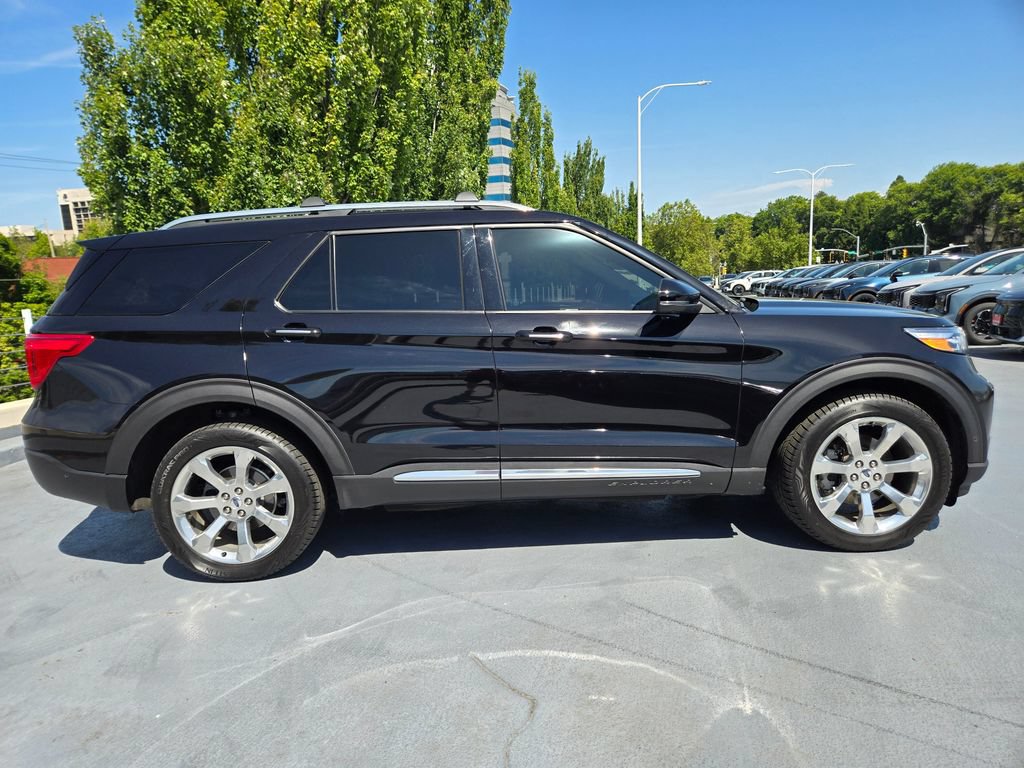 Used 2020 Ford Explorer Platinum w/ Premium Technology Package AWD/4WD image 2