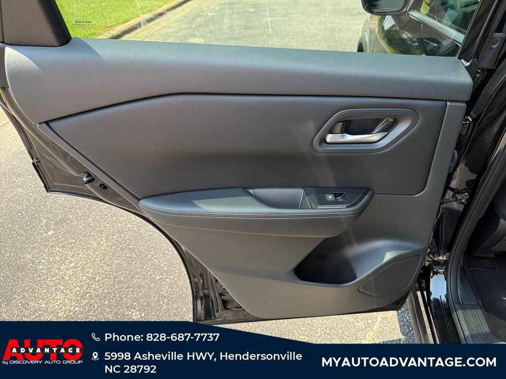 Used 2025 Nissan Rogue SV AWD/4WD image 24