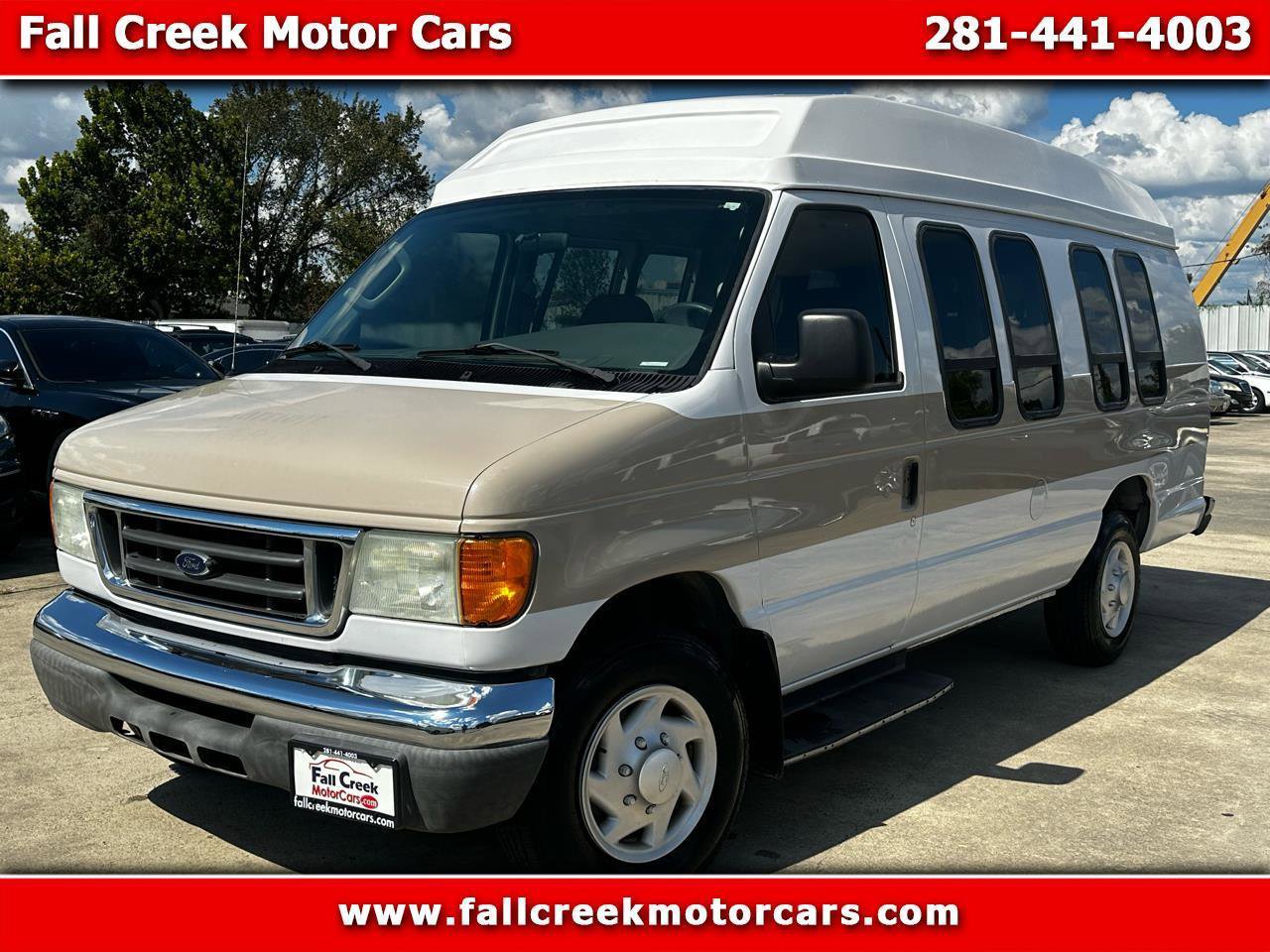 Used 2004 Ford E-250 and Econoline 250 Extended RWD image 1