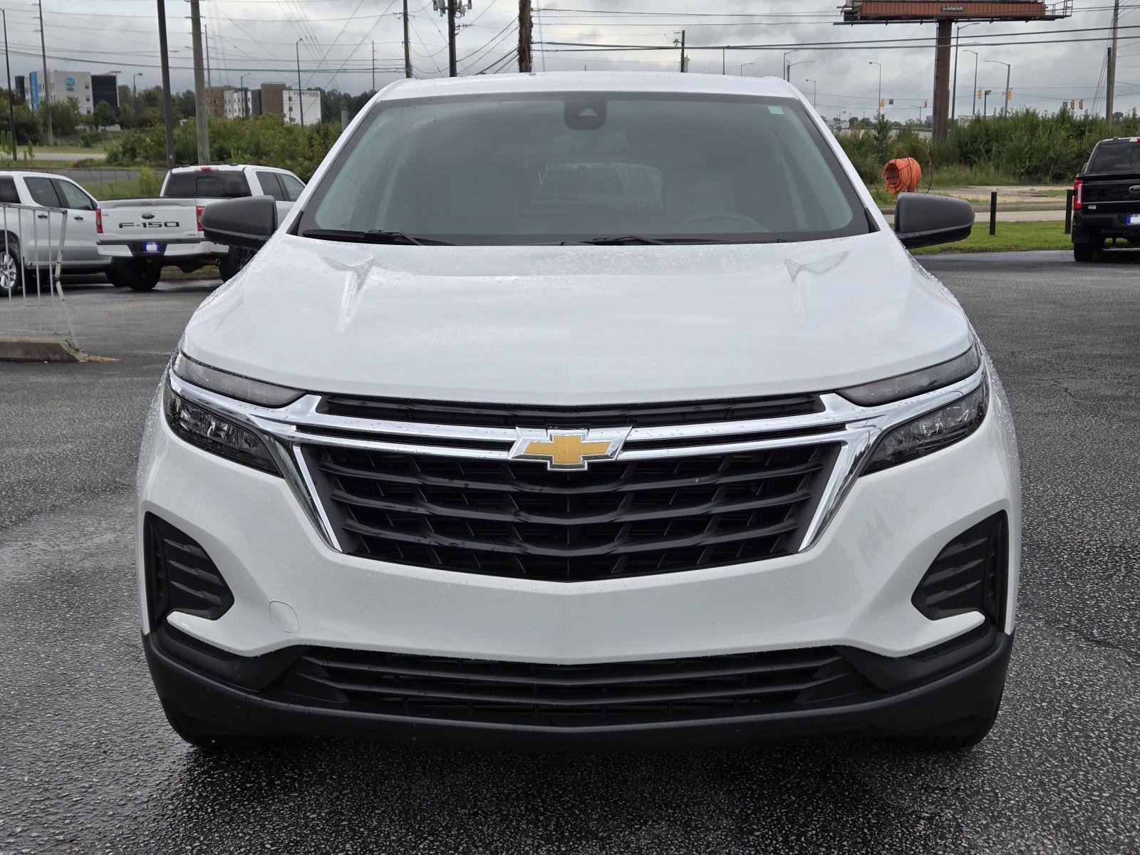Used 2023 Chevrolet Equinox LS w/ LS Convenience Package FWD image 3