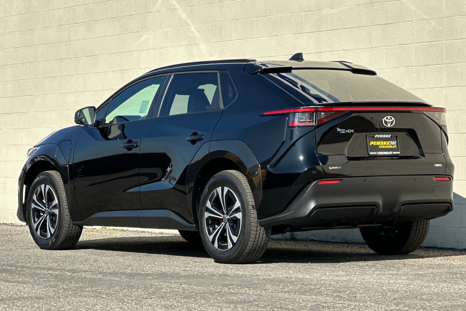 Used 2025 Toyota bZ4X AWD image 6