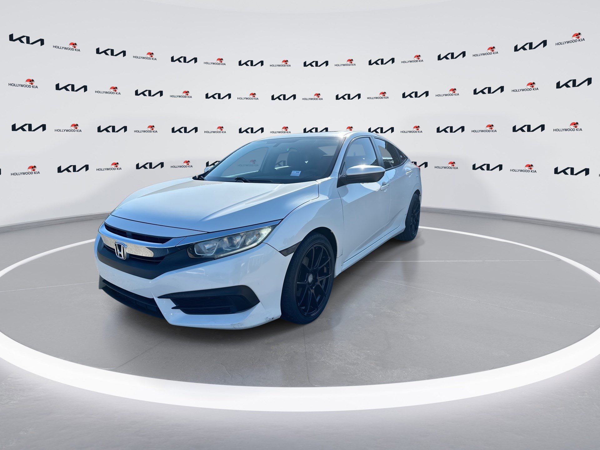 Used 2018 Honda Civic EX image 4