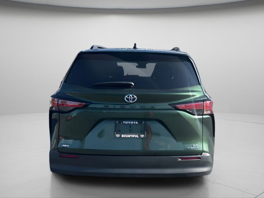 Used 2021 Toyota Sienna LE AWD/4WD image 6