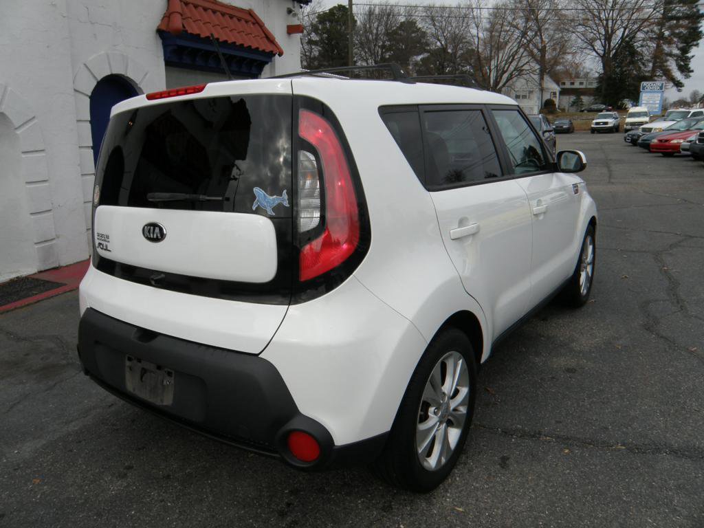 Used 2015 Kia Soul + image 3