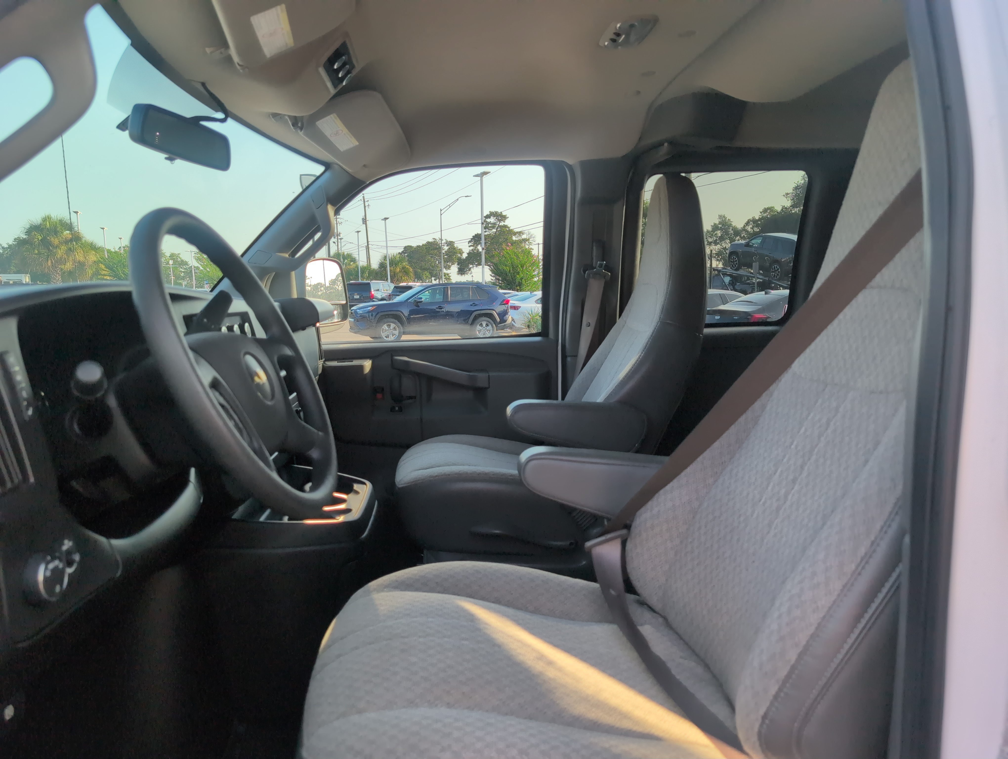 Used 2022 Chevrolet Express 3500 LS RWD image 13