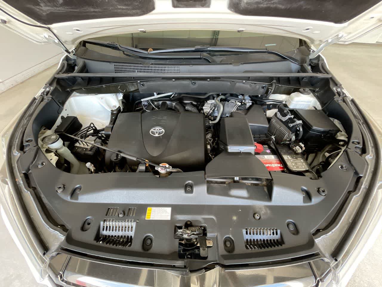 Certified 2019 Toyota Highlander SE AWD/4WD image 27
