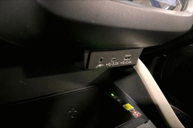 Used 2025 Subaru Forester Premium image 33