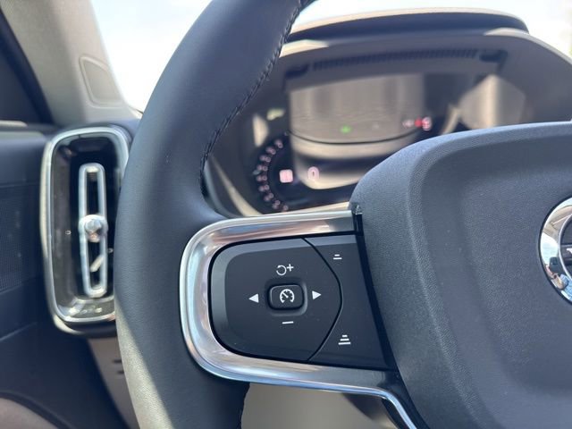 New 2026 Volvo XC40 B5 Plus w/ Climate Package AWD/4WD image 31