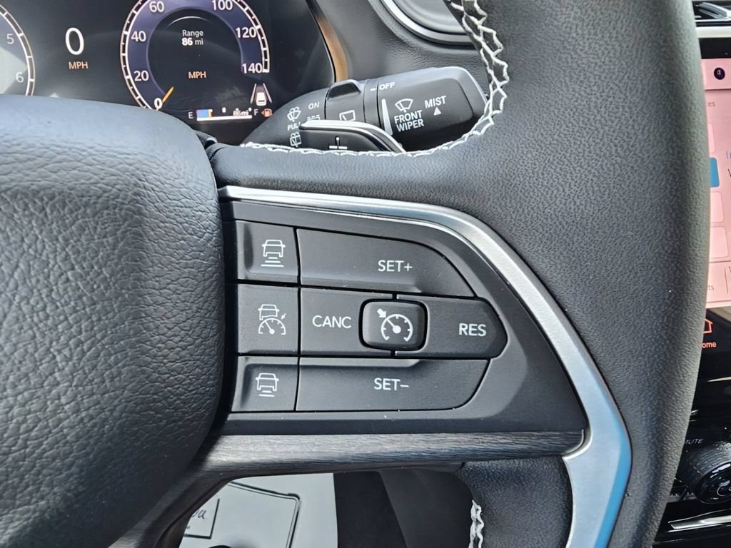 New 2025 Jeep Grand Cherokee Limited w/ Black Appearance Package AWD/4WD image 23