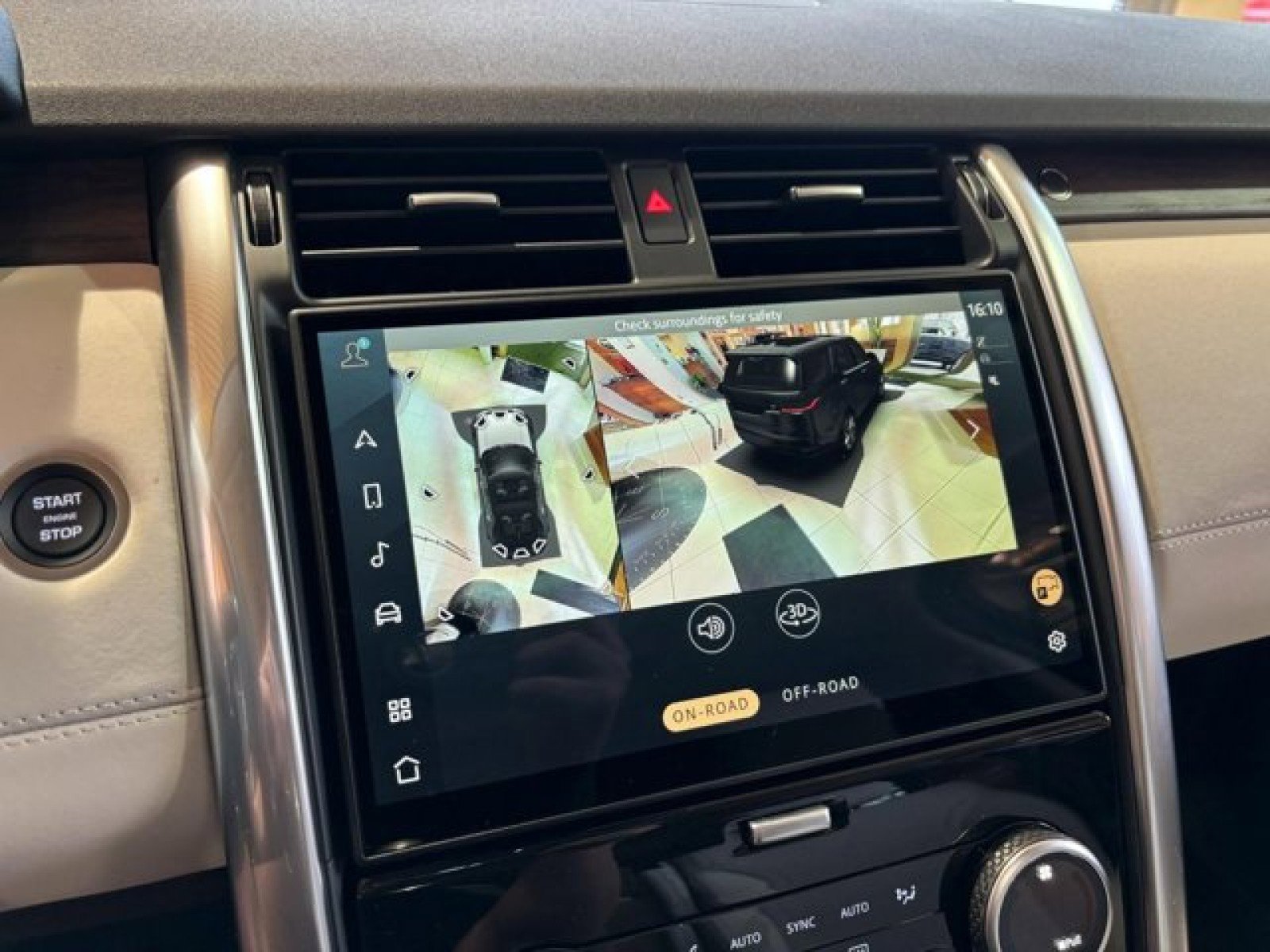 Certified 2024 Land Rover Discovery S image 26