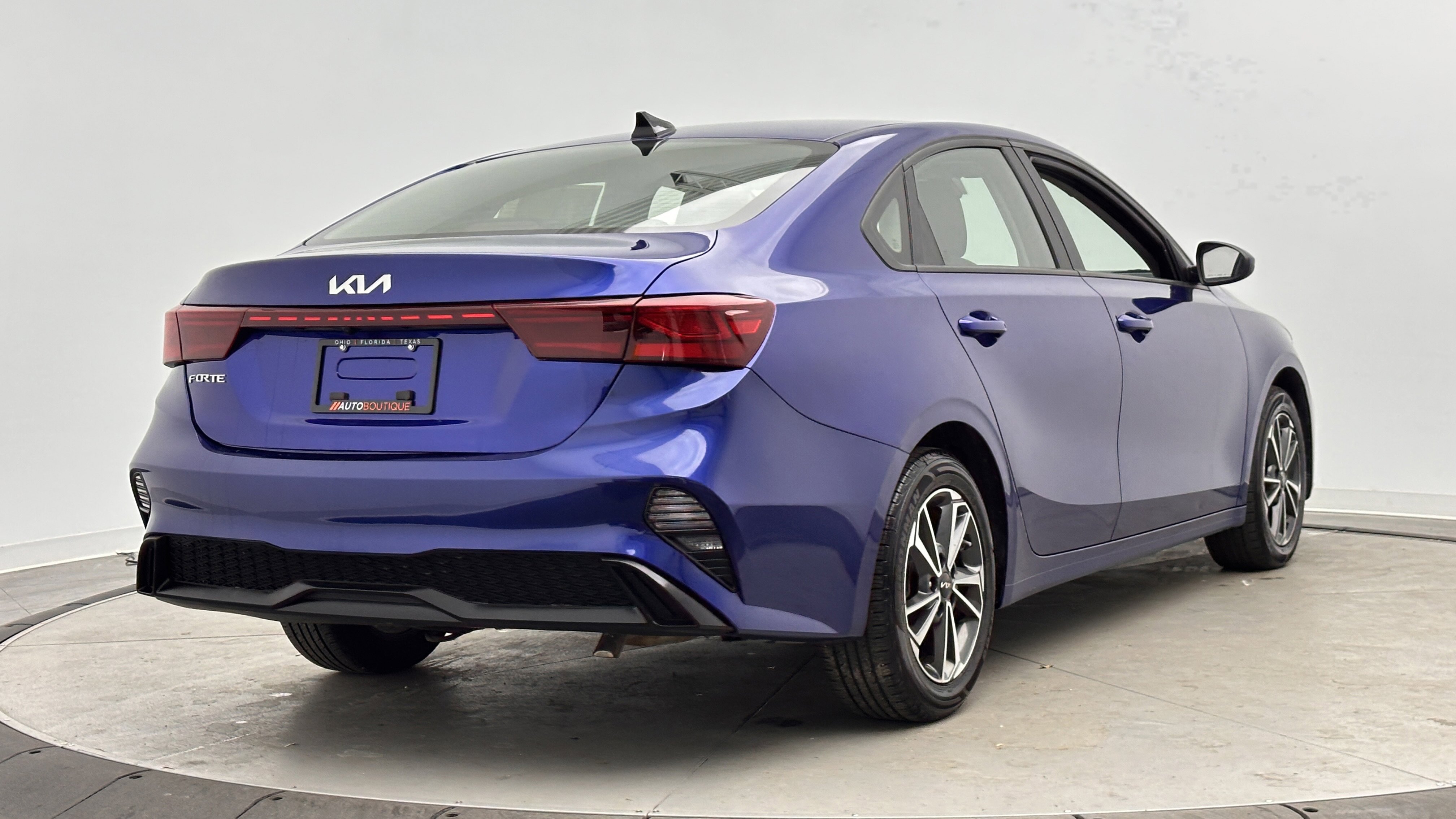 Used 2023 Kia Forte LXS FWD image 7