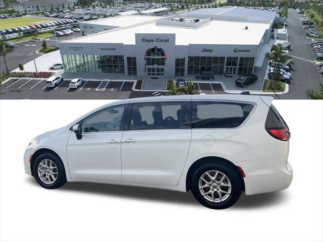Certified 2023 Chrysler Pacifica Touring-L FWD image 9