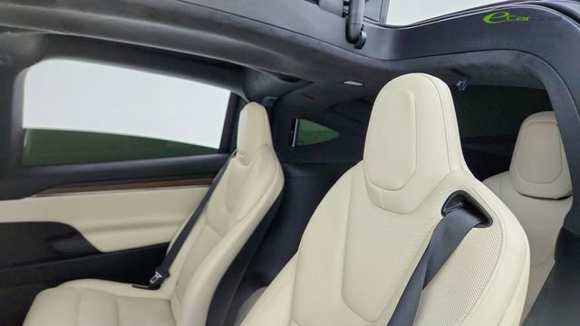 Used 2023 Tesla Model X image 32