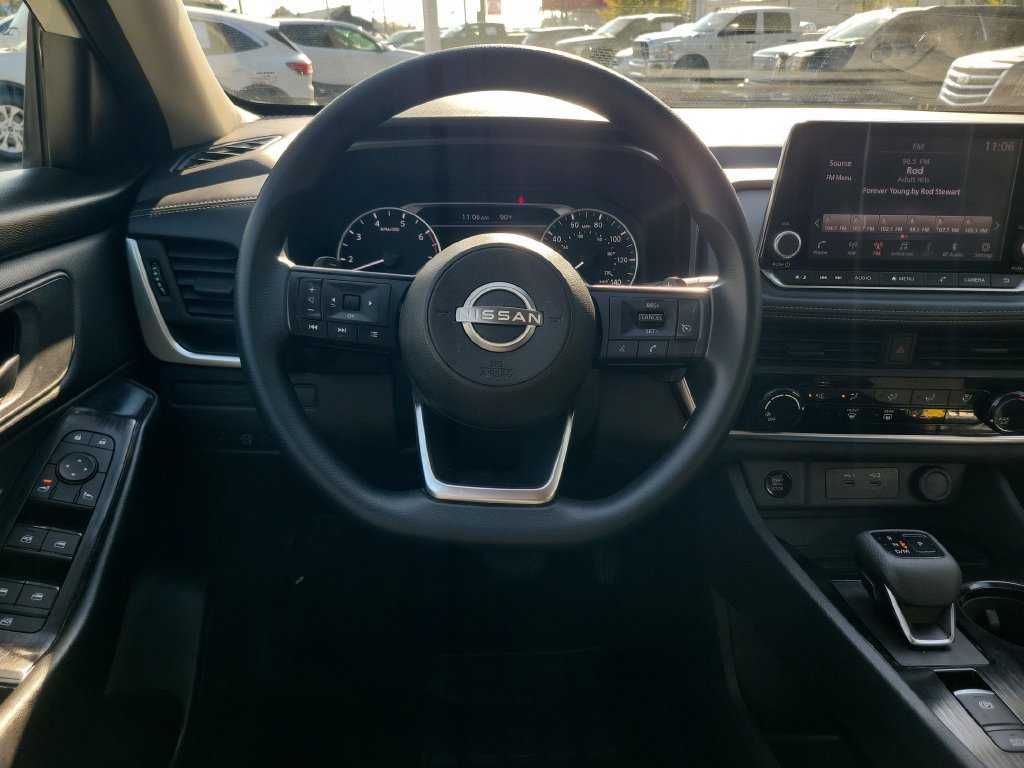 Used 2024 Nissan Rogue S FWD image 14
