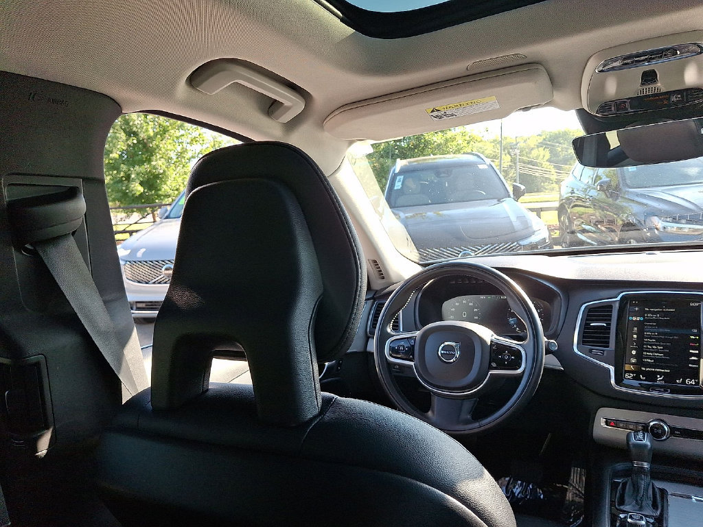 Used 2021 Volvo XC90 T5 Momentum w/ Climate Package FWD image 15