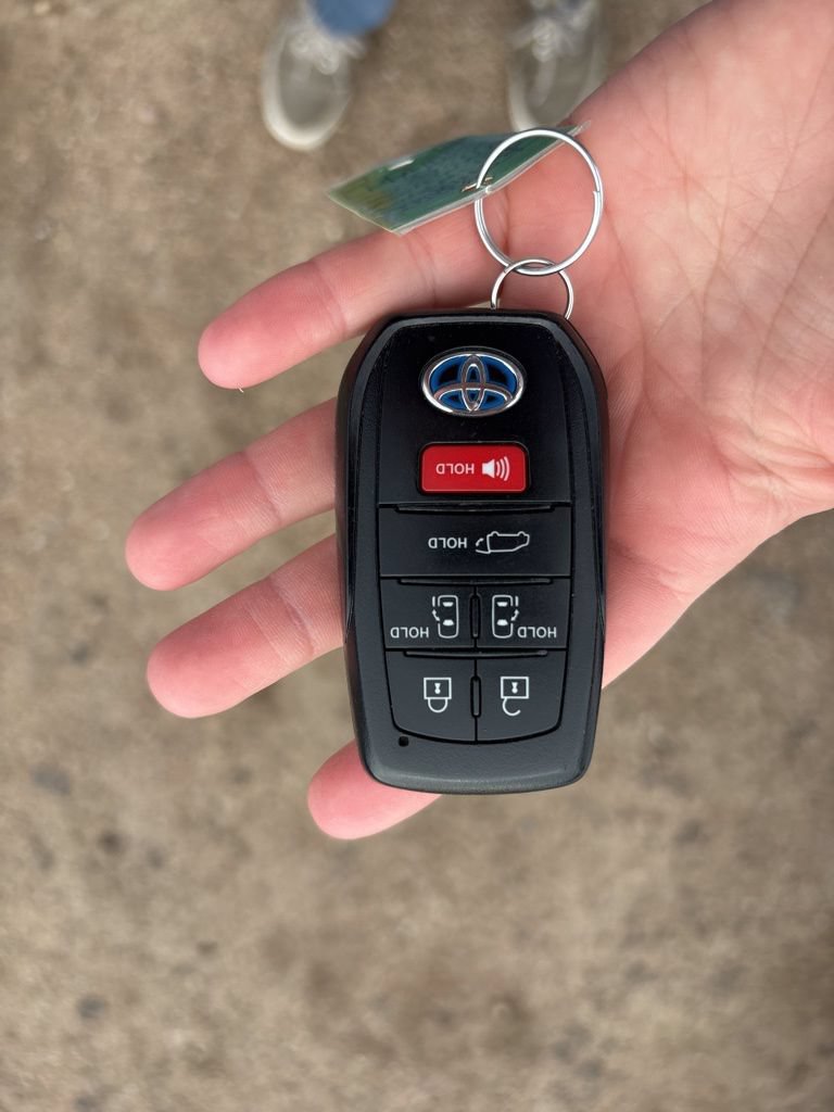 Used 2023 Toyota Sienna Limited AWD/4WD image 42