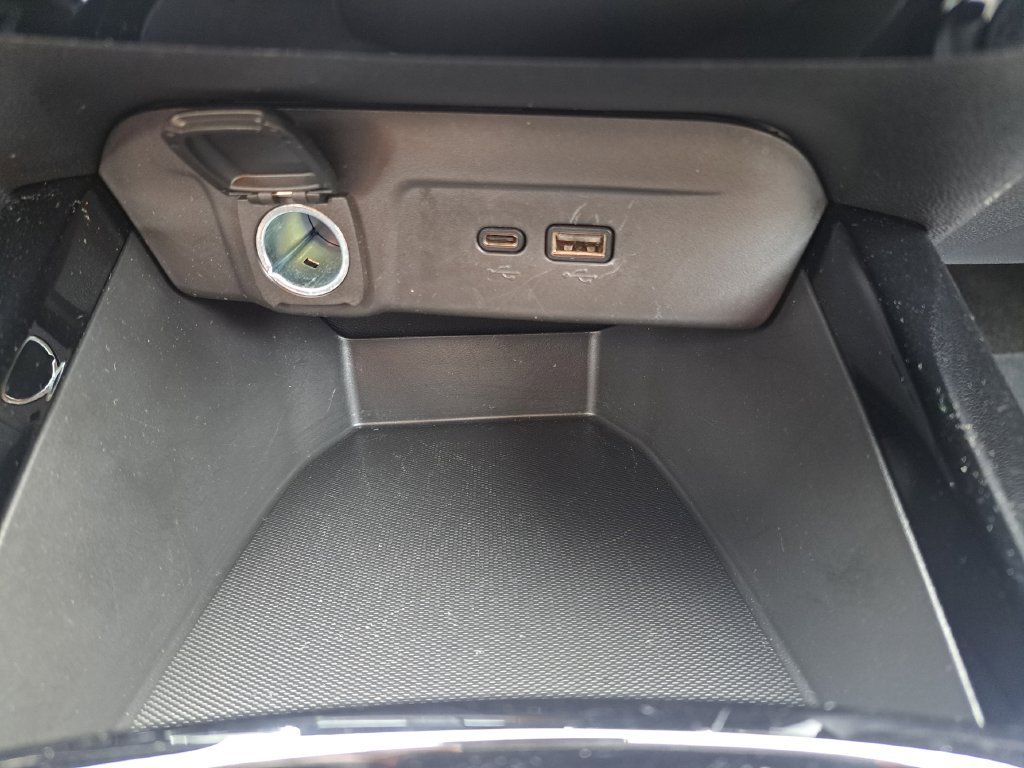 Used 2025 Chevrolet Trax LT w/ LT Convenience Package FWD image 15
