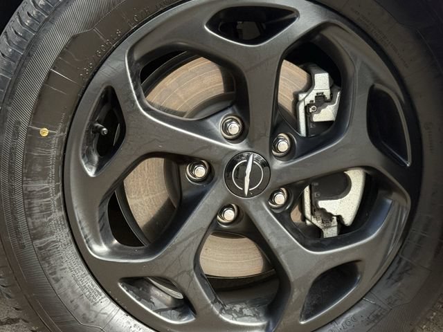 Used 2024 Chrysler Pacifica Limited FWD image 10