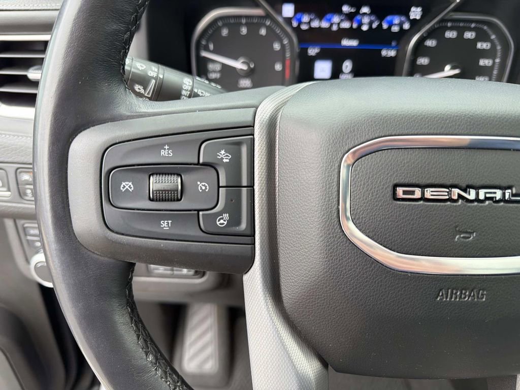 Used 2021 GMC Yukon XL Denali w/ Denali Premium Package image 31